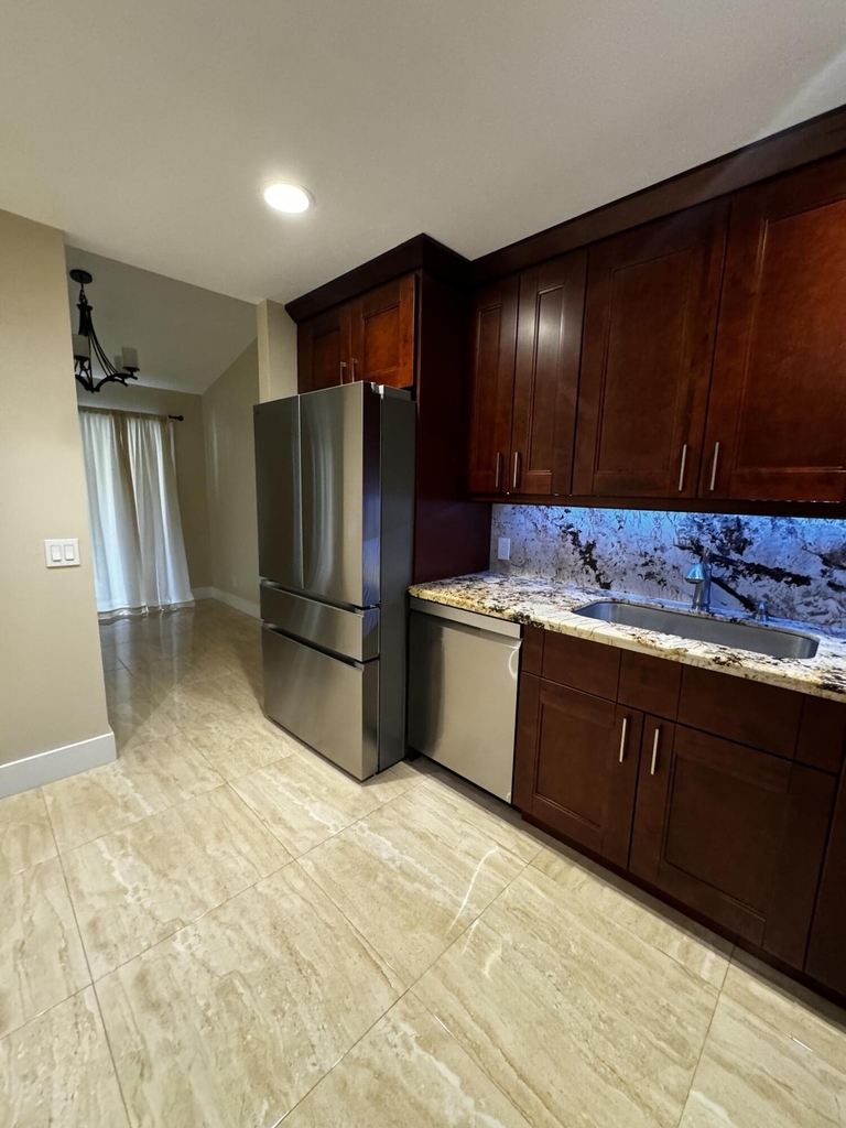5520 Coach House Circle - Photo 11