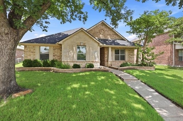 111 Shadybrook Drive - Photo 2
