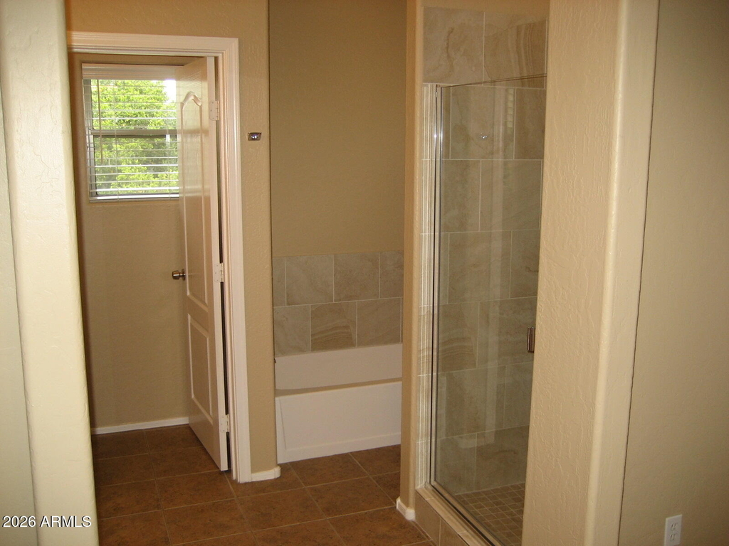 2027 E University Drive - Photo 24