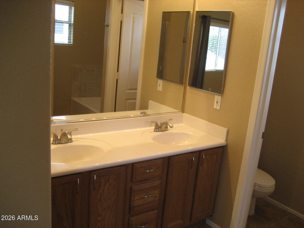 2027 E University Drive - Photo 28