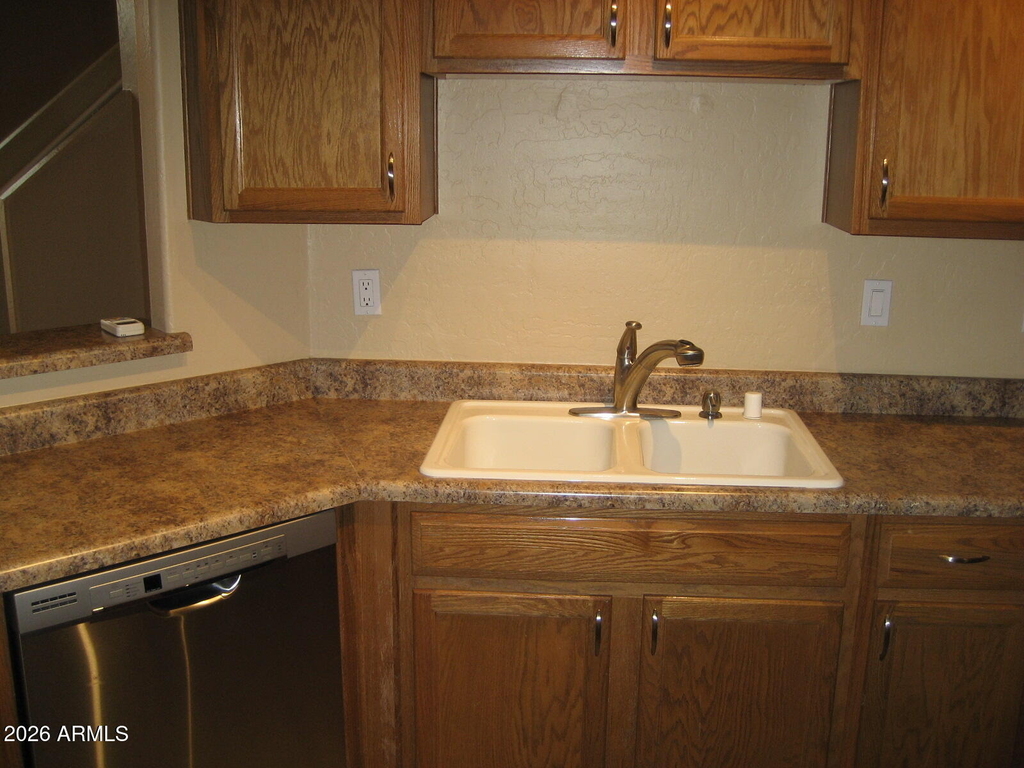 2027 E University Drive - Photo 5