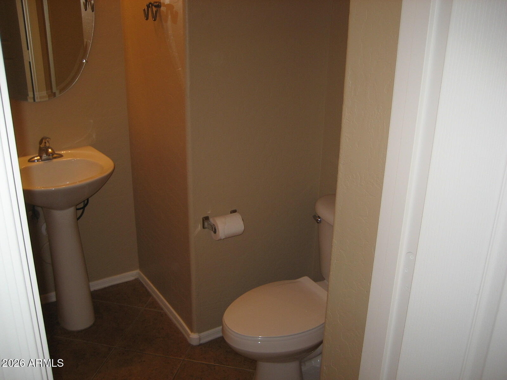 2027 E University Drive - Photo 10