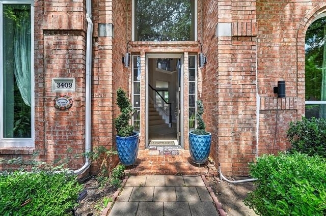 3409 Waterbury Court - Photo 1