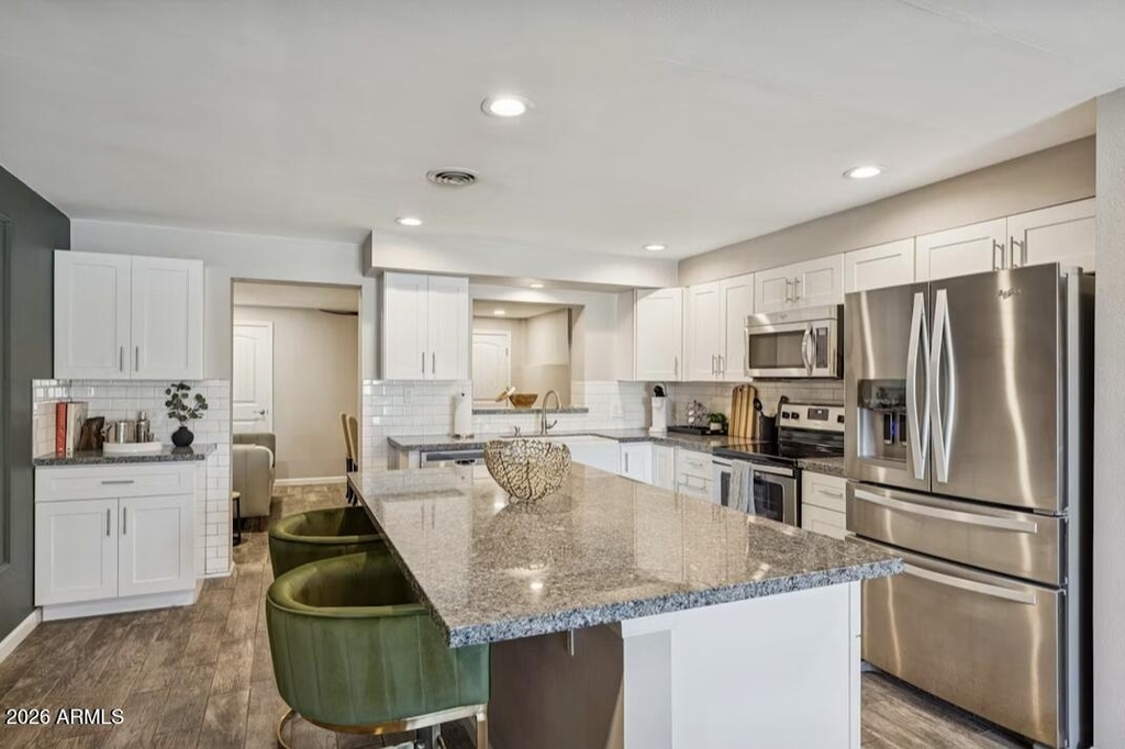 7635 E Minnezona Avenue - Photo 3