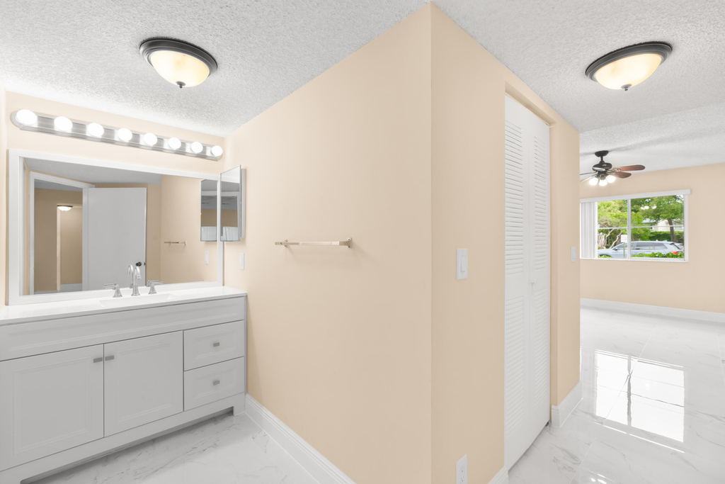 9855 Westview Drive - Photo 16