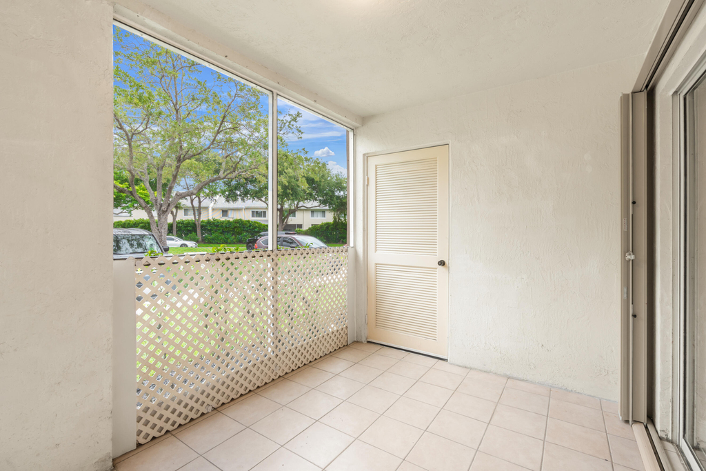 9855 Westview Drive - Photo 7