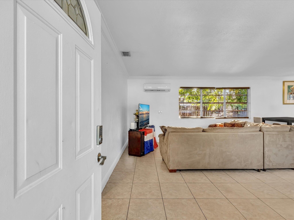 700 Sw 5th Court - Photo 4