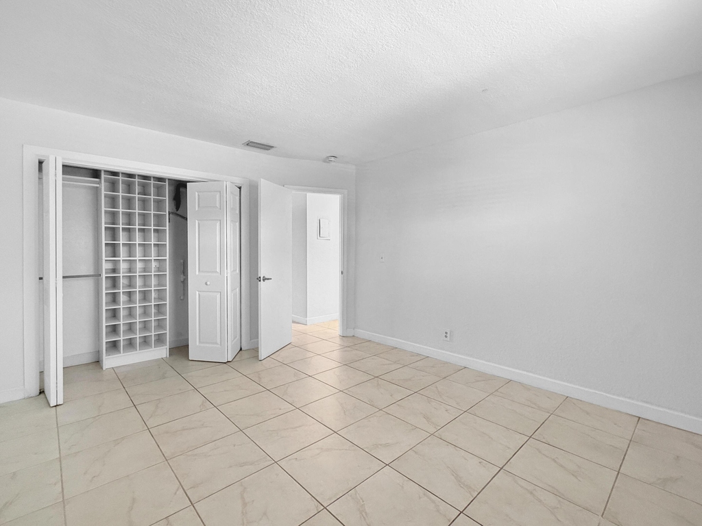 2607 Ne 8th Avenue - Photo 11