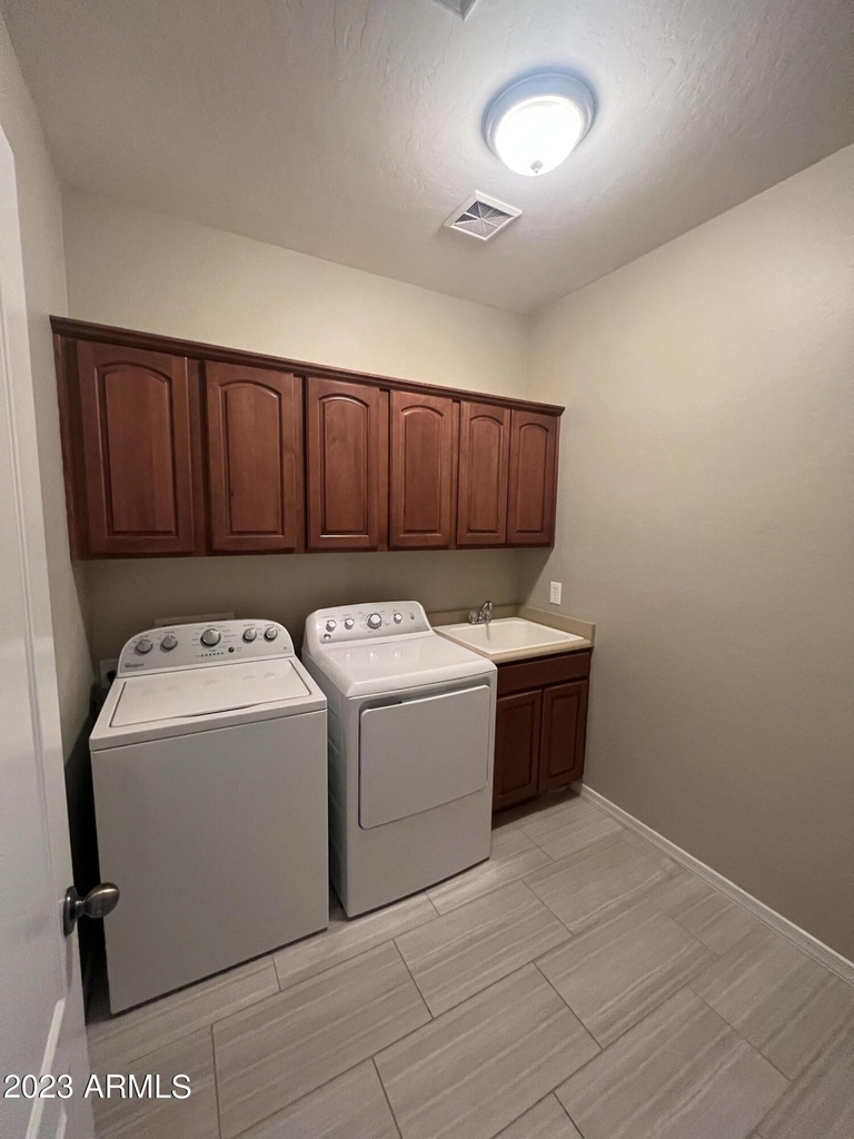 654 W Desert Mountain Drive - Photo 24