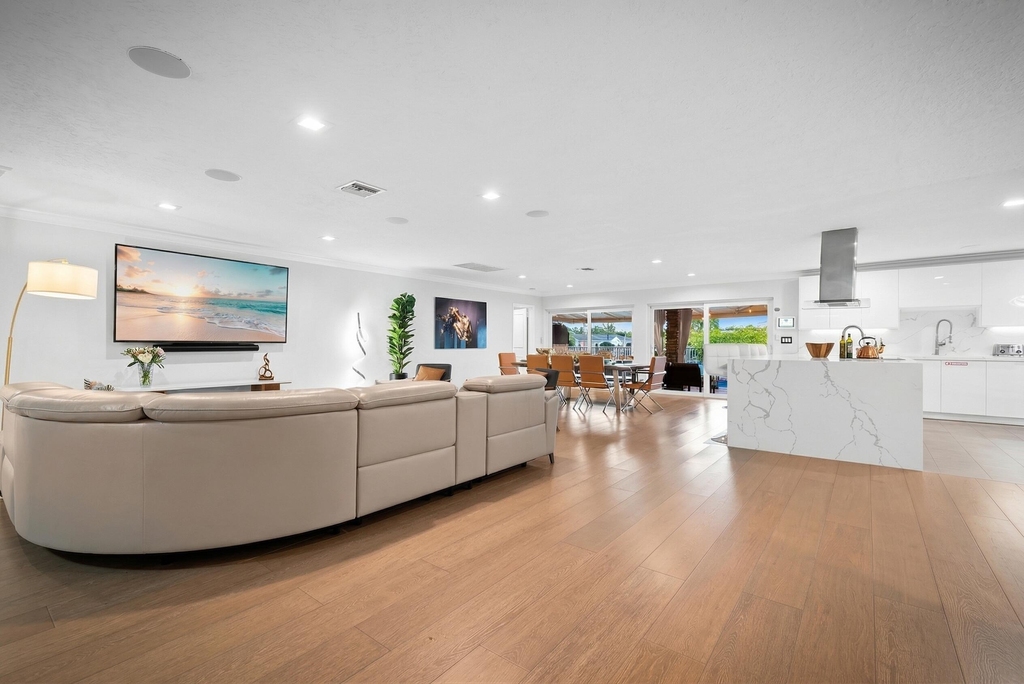 5841 Bayview Drive - Photo 10