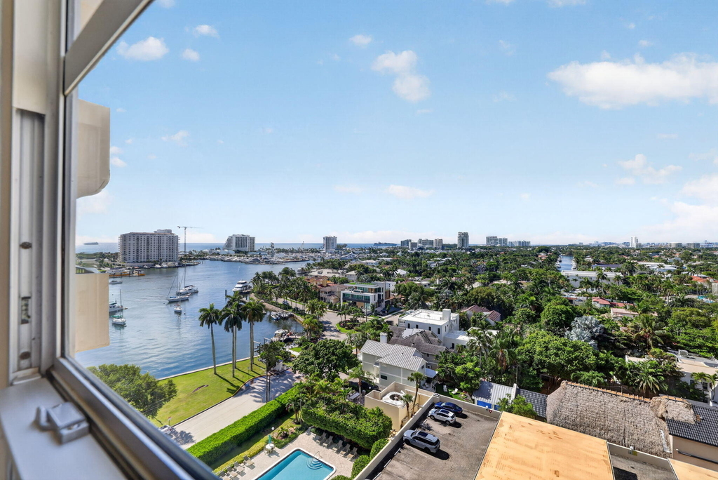 2500 E Las Olas Boulevard - Photo 22
