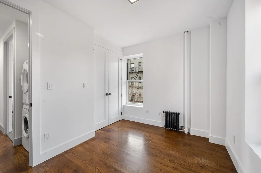East 5th Street - Photo 3