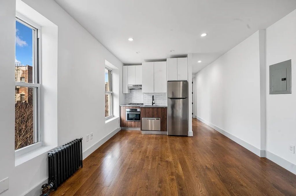 East 5th Street - Photo 2