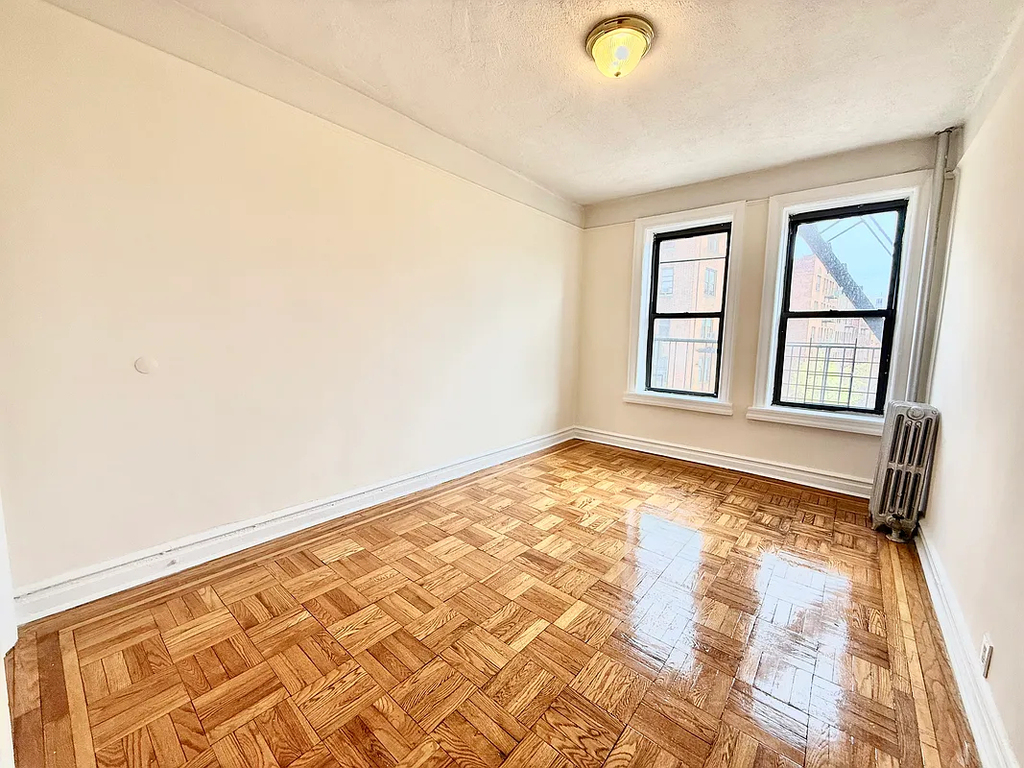 Seaman Avenue - Photo 1