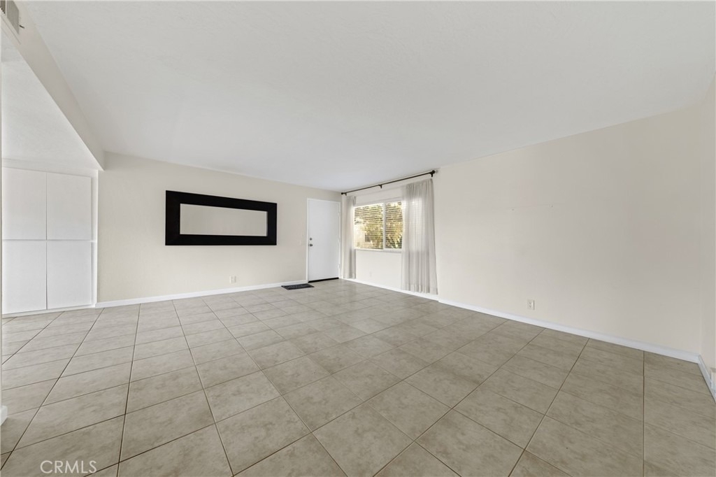 806 E 4th - Photo 2