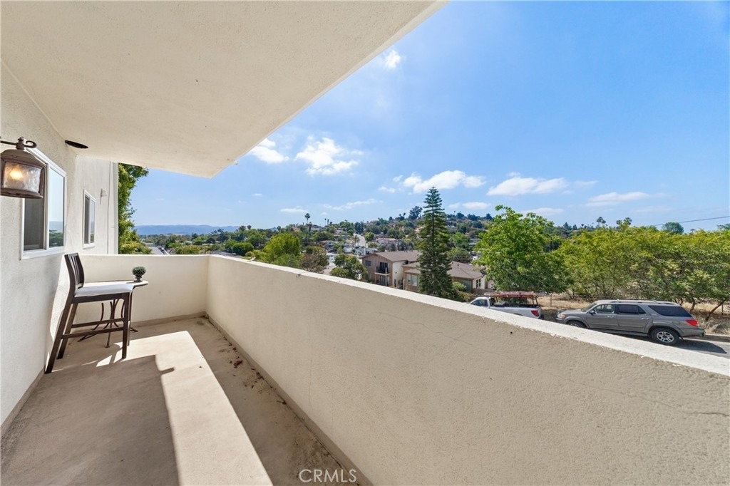 806 E 4th - Photo 12