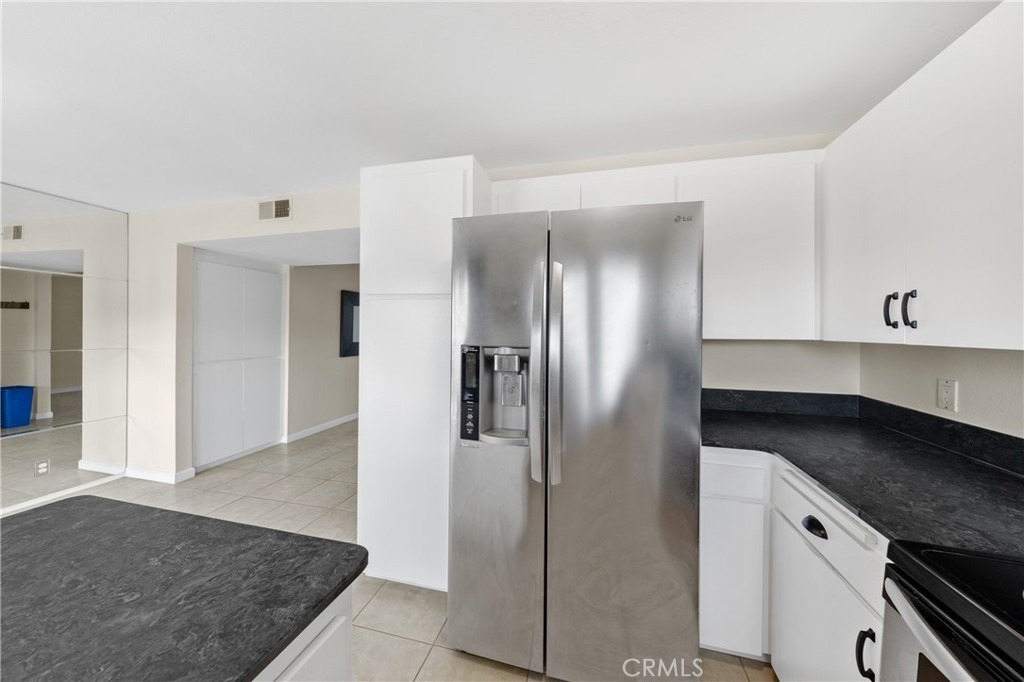 806 E 4th - Photo 11