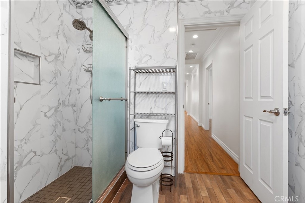 766 N Alexandria - Photo 32