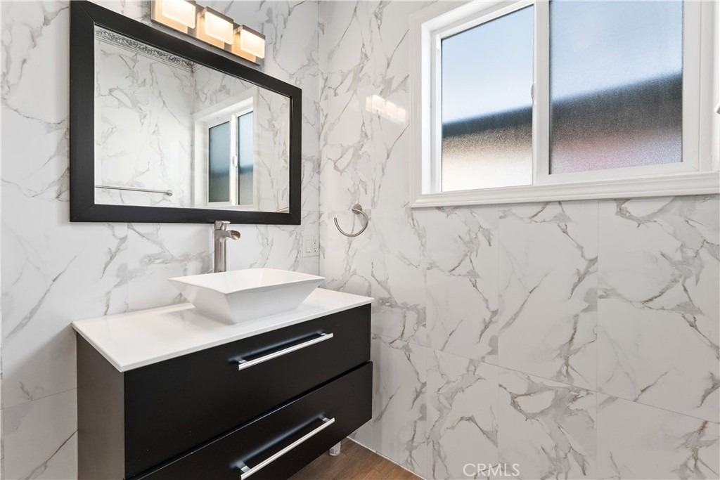 766 N Alexandria - Photo 33