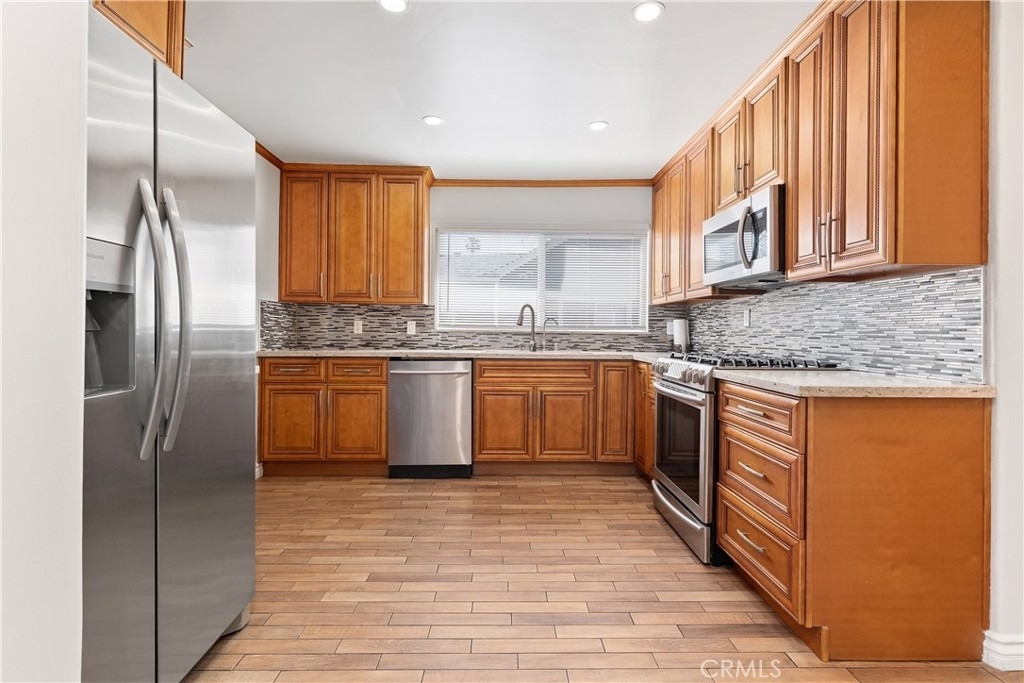 766 N Alexandria - Photo 21