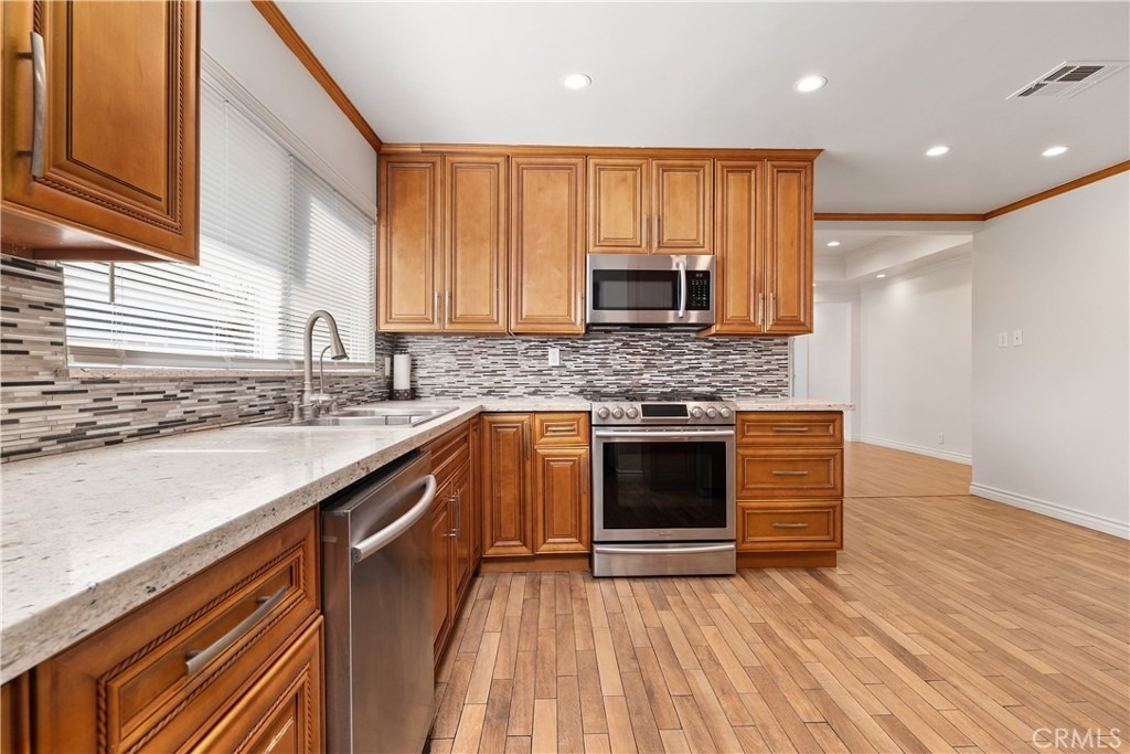 766 N Alexandria - Photo 24