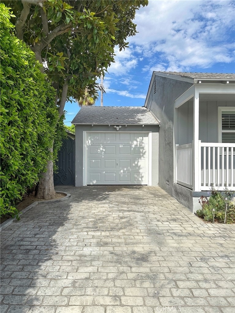 5857 Balcom Avenue - Photo 26