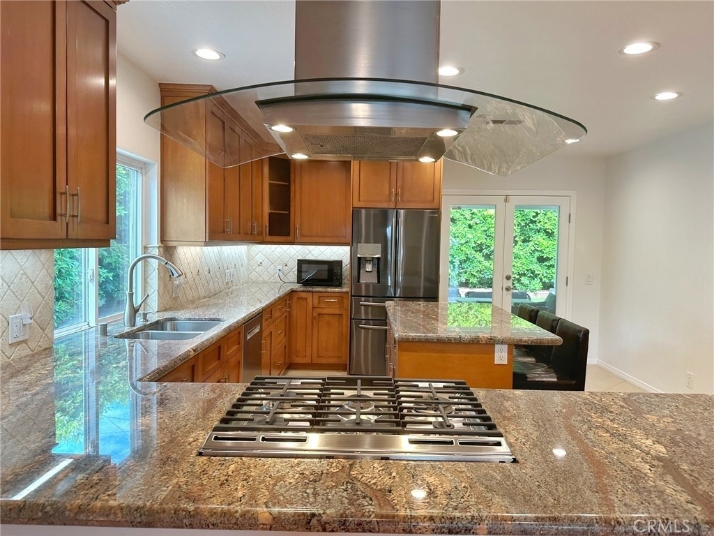 5857 Balcom Avenue - Photo 9