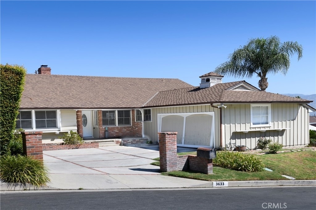 3633 Willowcrest Avenue - Photo 0