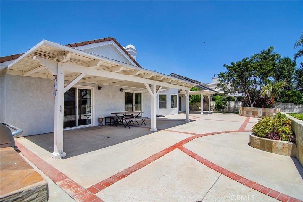 9618 Kentland Avenue - Photo 32