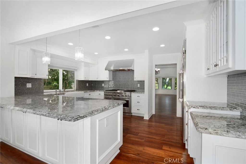 9618 Kentland Avenue - Photo 10