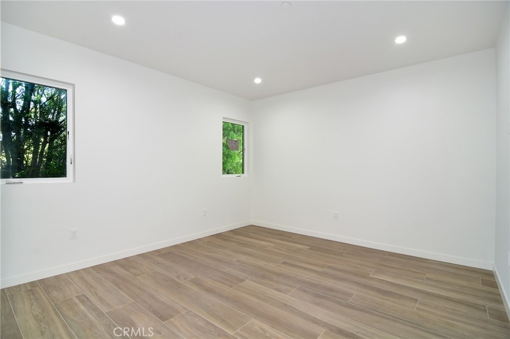 9618 Kentland Avenue - Photo 21