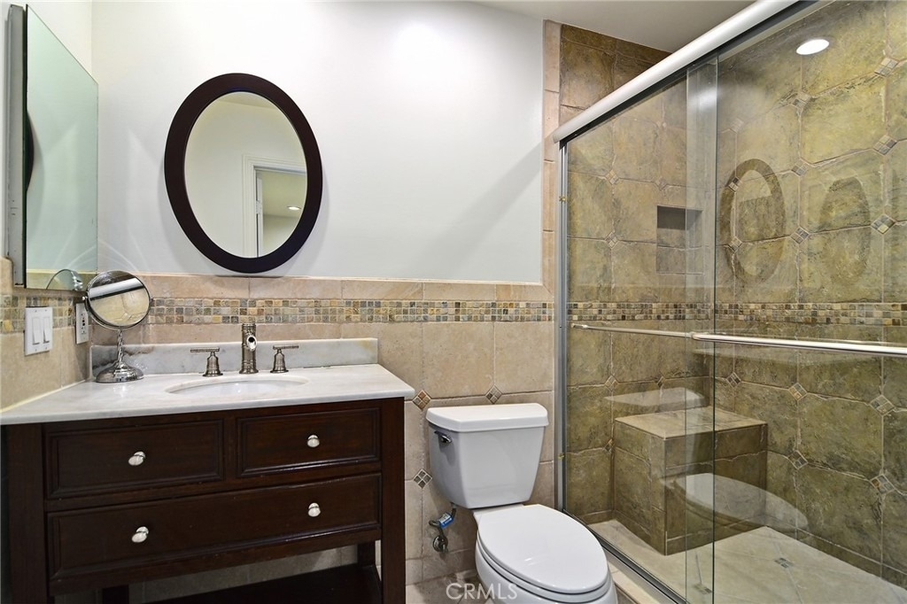 9618 Kentland Avenue - Photo 17