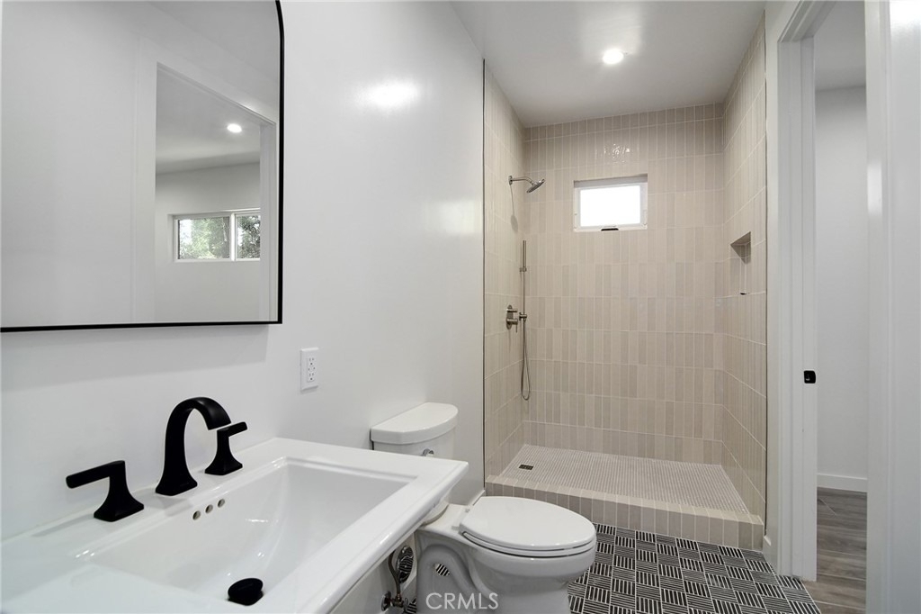 9618 Kentland Avenue - Photo 24