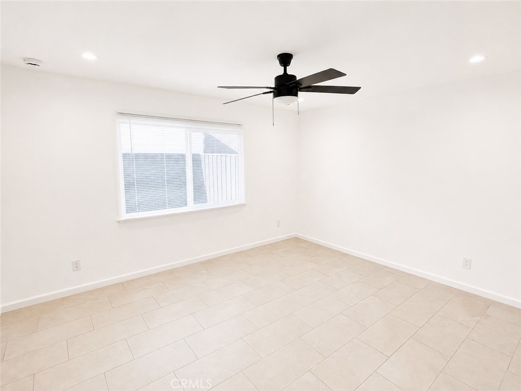 23926 Hamlin Street - Photo 7