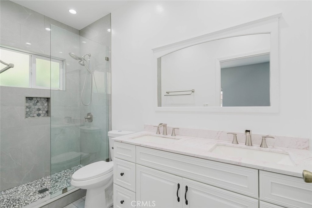 17908 Califa Street - Photo 30