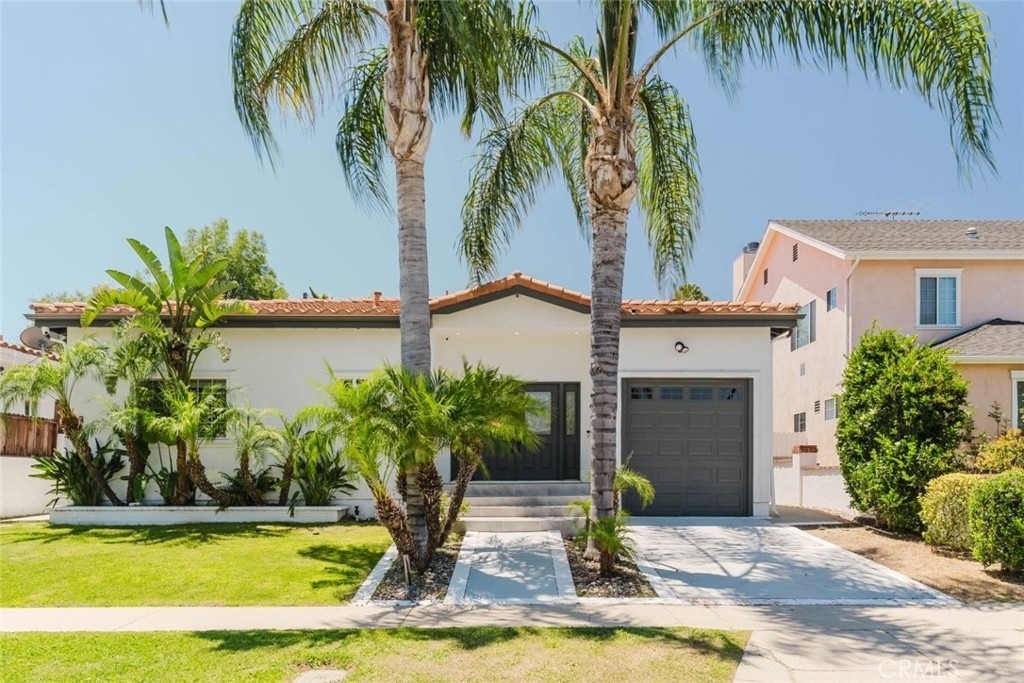 17908 Califa Street - Photo 0