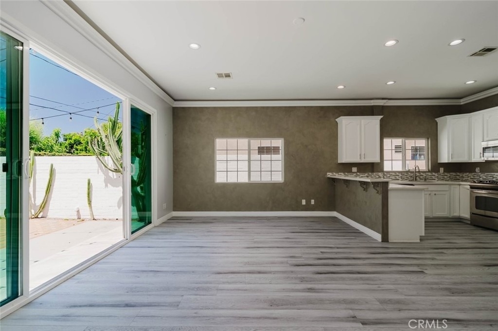 17908 Califa Street - Photo 10