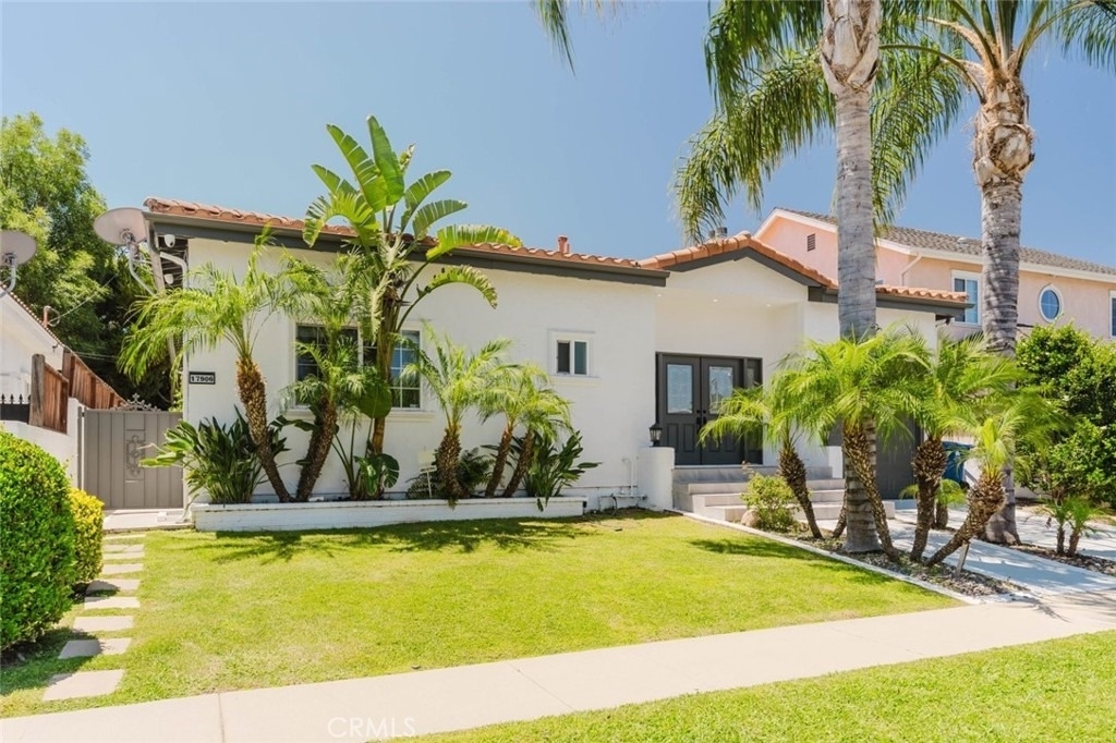 17908 Califa Street - Photo 1
