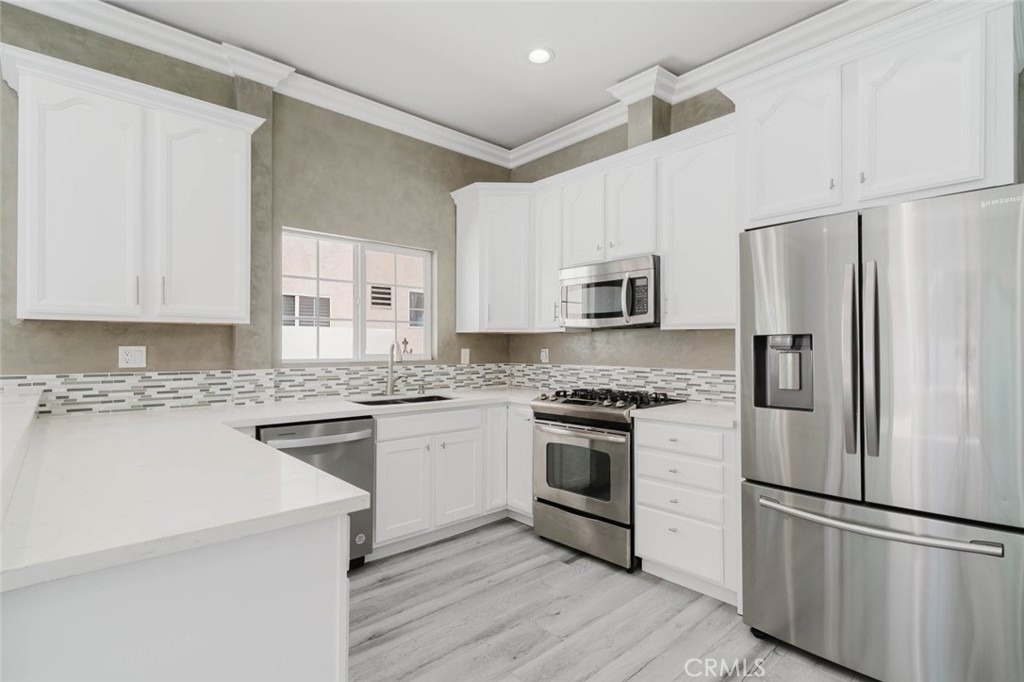 17908 Califa Street - Photo 14