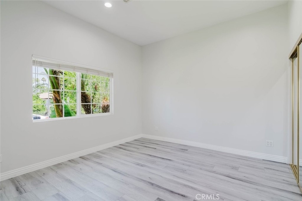 17908 Califa Street - Photo 20