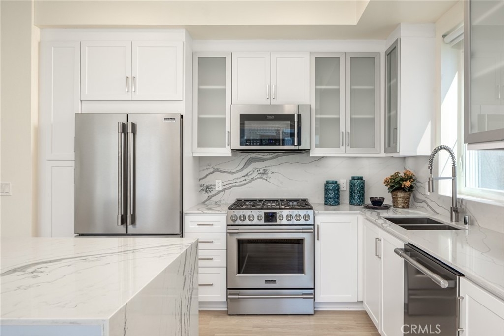 6800 Variel Avenue - Photo 36