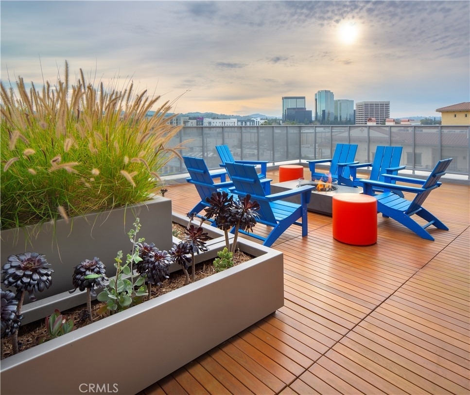 6200 Variel Avenue - Photo 19