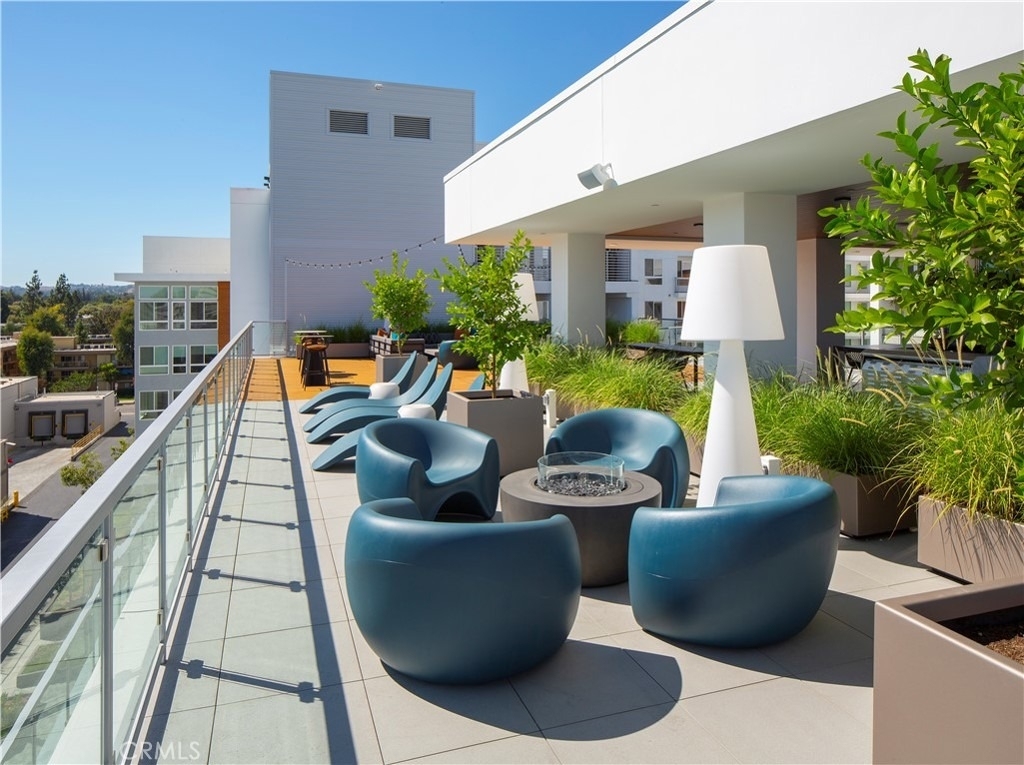 6263 Topanga Canyon Boulevard - Photo 10