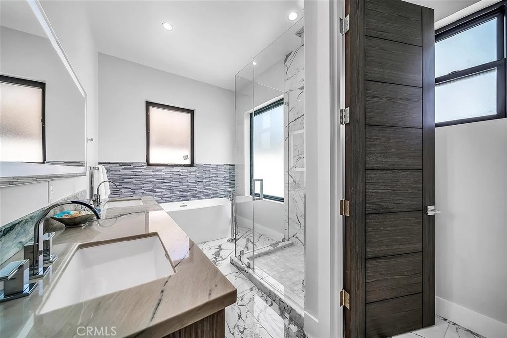 242 S Broadway - Photo 24