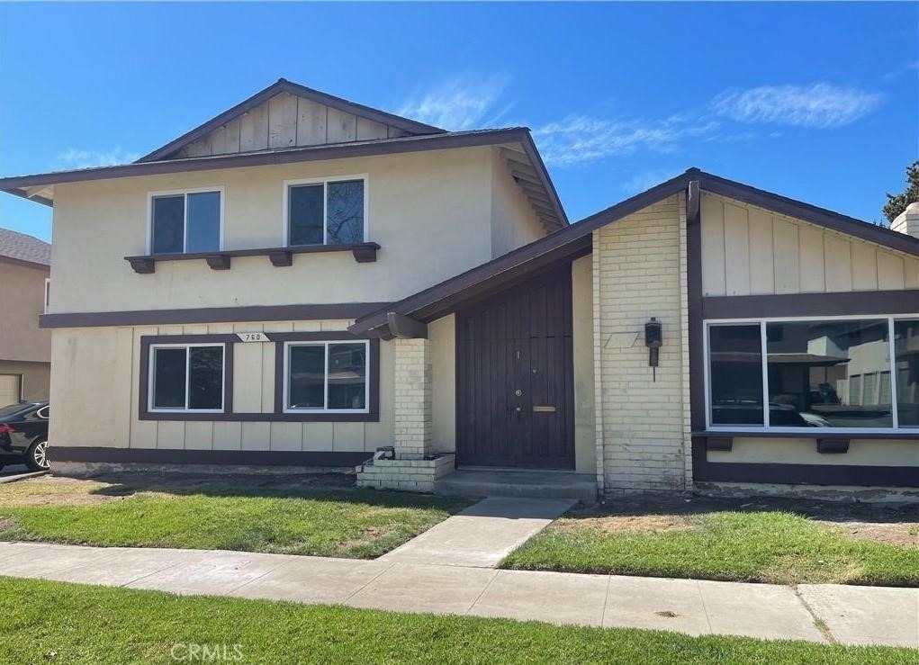760 N Adele Street - Photo 0