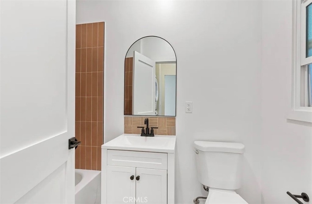 1221 E 1st - Photo 5