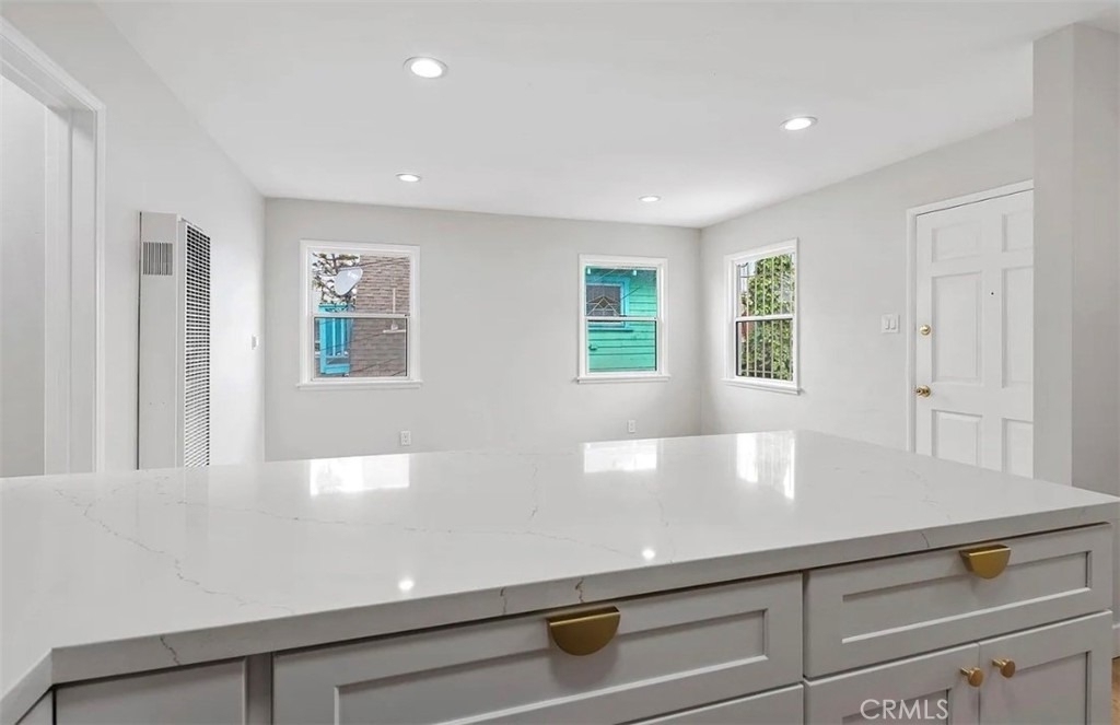 1109 E 3rd - Photo 4