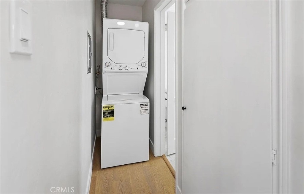 1109 E 3rd - Photo 8