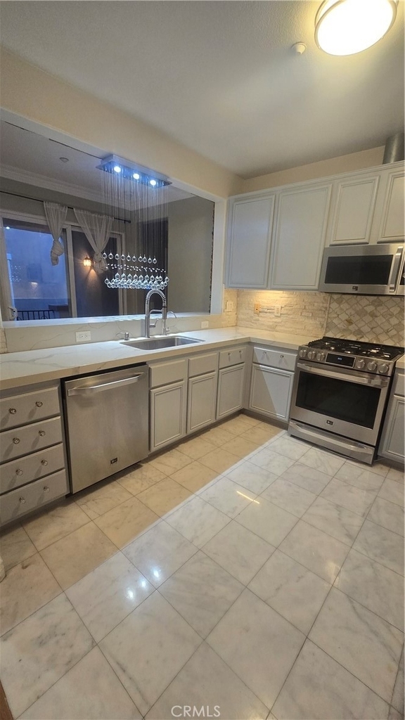 1240 Mc Fadden Dr - Photo 9