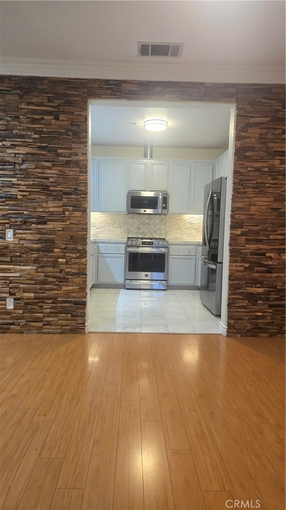 1240 Mc Fadden Dr - Photo 7